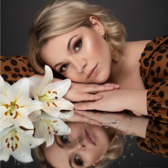 Allthingsglam Live Now! Come join me. - Picture 15 of 16